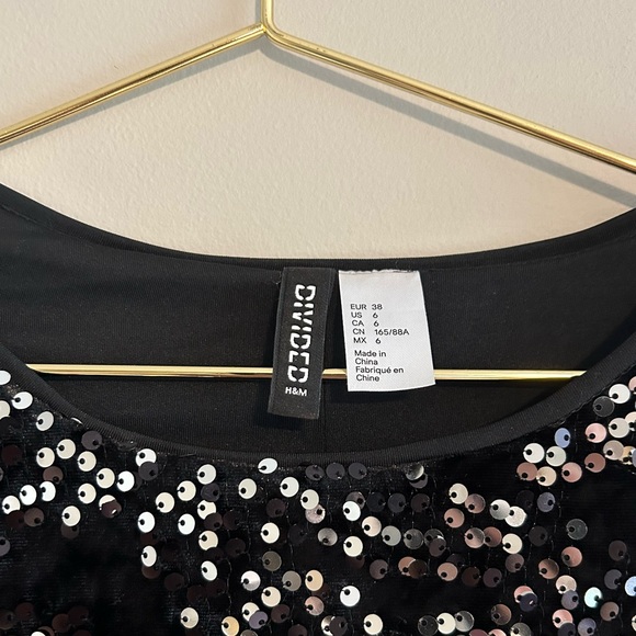 H&M Divided Black Velvet Sequin Long Sleeve Bodycon Mini Dress, Size 6 - Picture 3 of 7